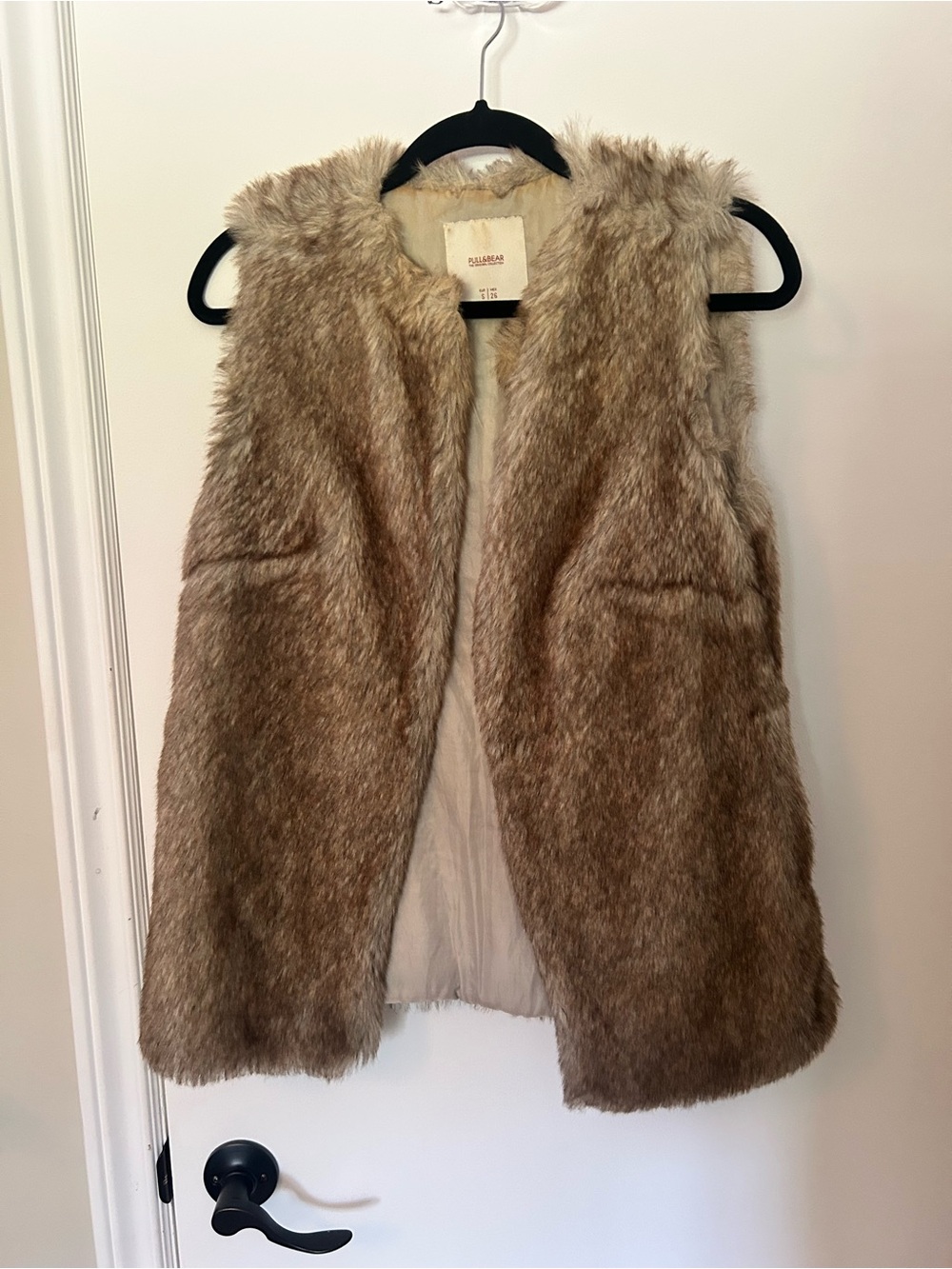 Pull&Bear Plush Faux Fur Vest in Light Taupe